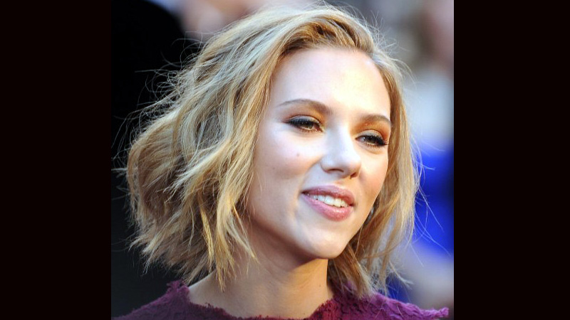 FBI hunt hackers over Scarlett Johansson nude photos 