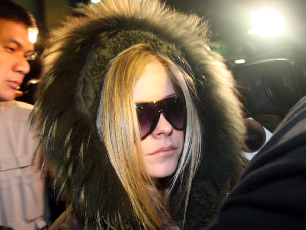 LAVIGNE IS BACK Canadian singersongwriter Avril Lavigne arrives at the