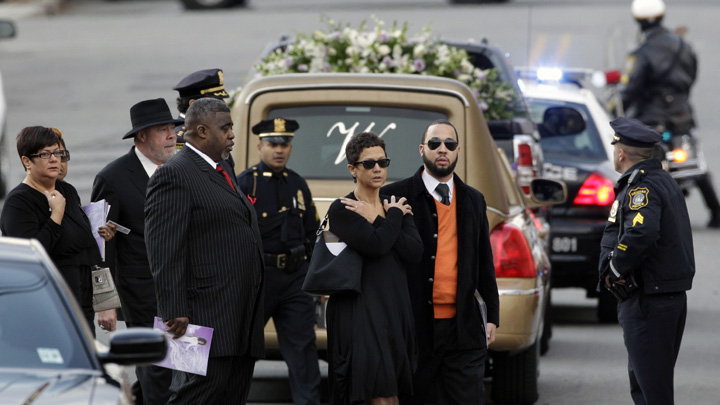 Pictures Of Oprah Winfrey At Whitney Houston Funeral