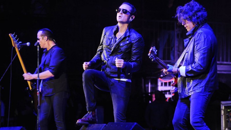 In this Saturday, May 18, 2013 file photo, Stone Temple Pilots performs at the 2013 KROQ Weenie Roast at the Verizon Wireless Amphitheatre in Los Angeles. AP photo