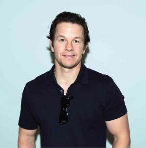 MARK Wahlberg is difficult to shop for.  RUBEN V. NEPALES