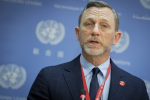 Bond actor Daniel Craig calls for more funding for UN anti-mine agency