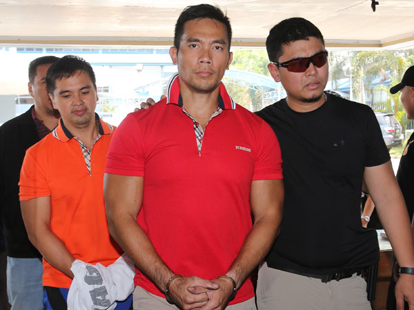 Cedric Lee, accomplice brought to NBI headquarters | Inquirer Entertainment