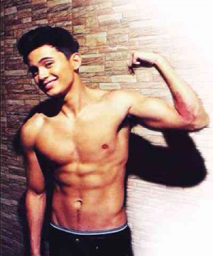 JAMES Reid shows off wound from mishap … and his abs, too. Photo from Instagram 