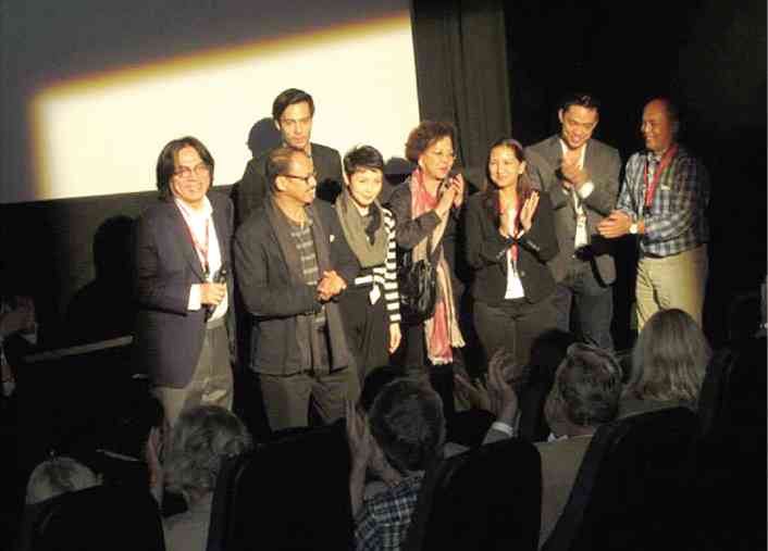 “HARI ng Tondo” team meets the Toronto audience (from left): Carlos Siguion-Reyna, Robert Arevalo, Cris Villonco, Bibeth Orteza, editor Manet Dayrit, assistant director John Paul Siu and producer’s representative Rey Cuerdo. At the back is Rafa Siguion-Reyna. Photos by Baby K. Jimenez 