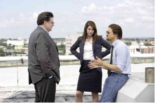 At right, with Oliver Platt and Mary Elizabeth Winstead in a scene from “Kill the Messenger.”