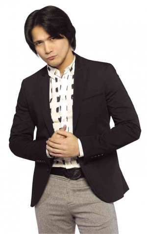 ROBIN Padilla acts as “lawyer” to contestants who got the boot.