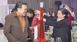 STILL my Erap: Mayor Joseph Estrada and former costar Nora Aunor happy to meet again. 