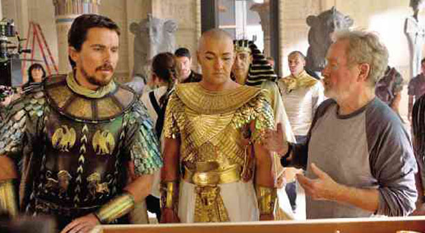 RidleyScott (right) focuses “Exodus” on the push-and-pull of the brotherhood between Moses and Ramses, played by Christian Bale (left) and Joel Edgerton. 