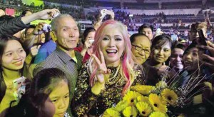 YENG Constantino’s dad Joselito and mom Susan watched the show.