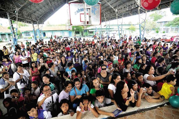 CHARICE followers gathered at the school’s covered basketball court. 