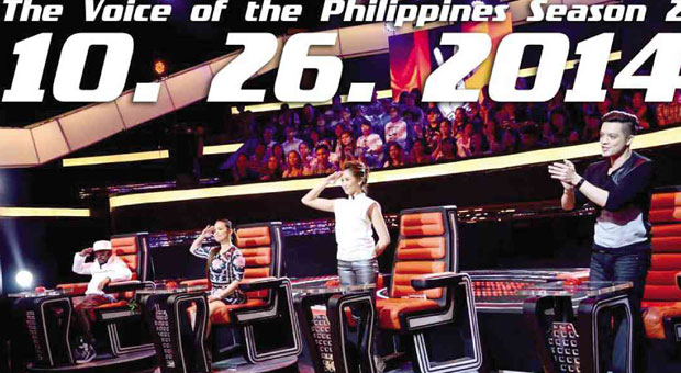 Coaches (from left) apl.de.ap, Lea Salonga, Sarah Geronimo and Bamboo salute and applaud a contestant.  credit: the voiceph facebook 