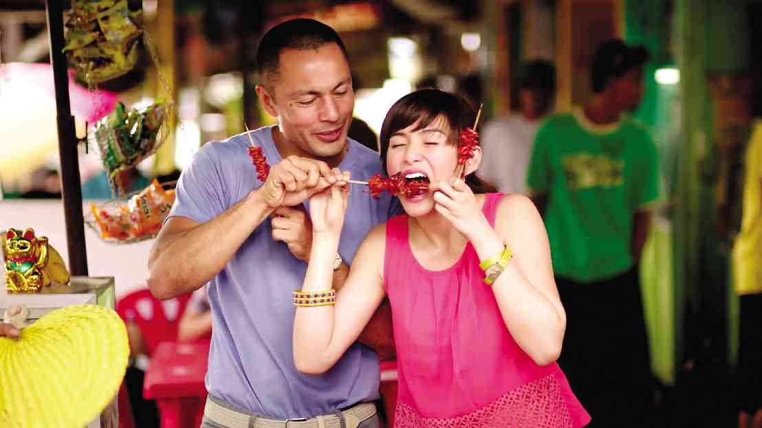 Derek Ramsay is easygoing and Jennylyn Mercado brims with enthusiasm in “English Only, Please.”