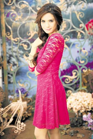 Erich Gonzales is the new endorser of Robinsons Department Store Ladies Wear. This magenta lace number is by Liberte.
