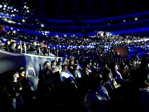 Fans, mostly couples, attend Boyce Avenue's cocnert Saturday, Valentine's Day, at the Smart Araneta Coliseum. INQUIRER.net