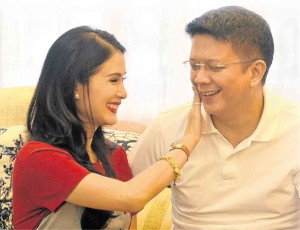 Heart Evangelista, here with husband Chiz Escudero, has yet to get used to her new surname. AUGUST DE LA CRUZ