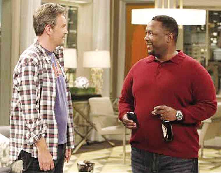 MATTHEW Perry (left) and Wendell Pierce in “Odd Couple” 