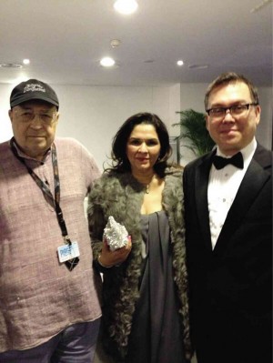 TWO YEARS ago, Hilda Koronel and her husband Ralph Moore (right) attended the premiere of the restored “Maynila sa mga Kuko ng Liwanag” in Cannes, with Lino Brocka’s staunch supporter Pierre Rissient (left). Bayani San Diego Jr.