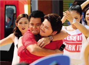 OGIE Alcasid (left) and Janno Gibbs are reunited in the variety show  “Happy Truck ng Bayan.”