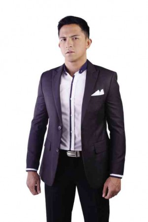 DENNIS Trillo is embroiled in a controversy with his ex-girlfriend.
