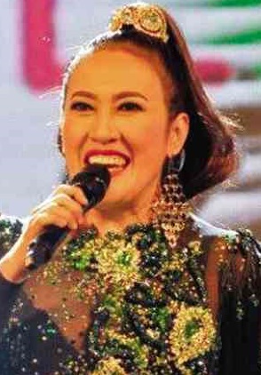 AI-AI de las Alas attended the Grand Fans’ Day of GMA 7 on Sunday. 