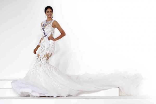 JANICEL Lubina in her winning gown made by a Filipino designer AP