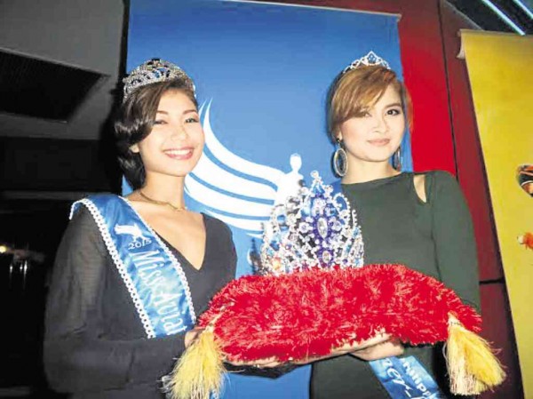 2015 MISS Aviation Cleo Margaret Brown (left) and first runner-up Lizl Louise Resoles hold the new crown