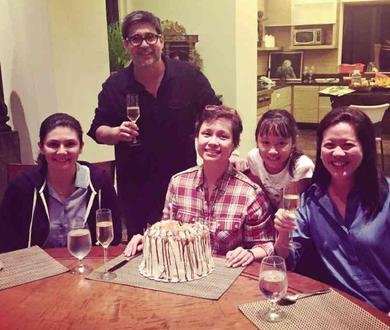 IN BATANGAS   (from left): Charlene Gonzalez, Aga Muhlach, the author and daughter Nicole Chien and Yvette Fernandez         Yvette Fernandez’s Facebook