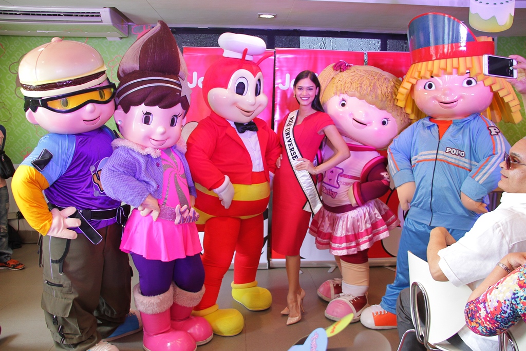 SQUADGOALS. Jollibee and Friends joined Miss Universe 2015 Pia Wurtzbach when she threw a kid’s party for Manila’s ERMA Foundation, a center for orphans. The kids spent the morning with dance numbers, surprise games, and sumptuous meals of Chickenjoy and sundaes, and special gifts from the Miss Universe herself.