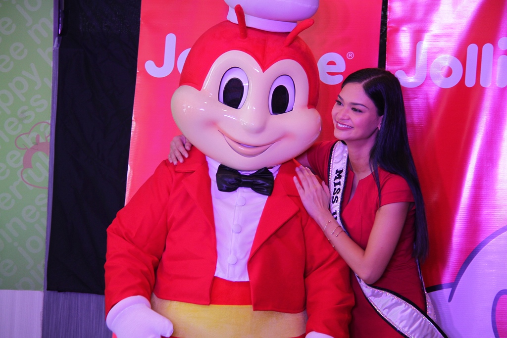 JOLLIBAE. True blue childhood friends, Jollibee and Miss Universe Pia Wurtzbach were reunited yesterday for a children’s party for the orphans at Manila’s ERMA Foundation. Growing up, Pia has always been a fan of the fastfood brand and even celebrated one of her memorable birthdays as a kid with a Jollibee party.
