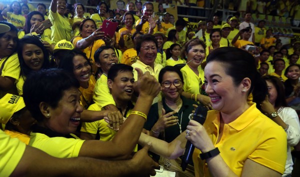 Presidential sister Kristina Bernadette “Kris” Aquino receives a warm welcome from the locals while delivering her message during the Meeting with Local Leaders and the Community at the Sec. Serge Remonde Sports Complex in Argao, Cebu on Tuesday (April 19, 2016). (Photo by Robert Viñas / Malacañang Photo Bureau)