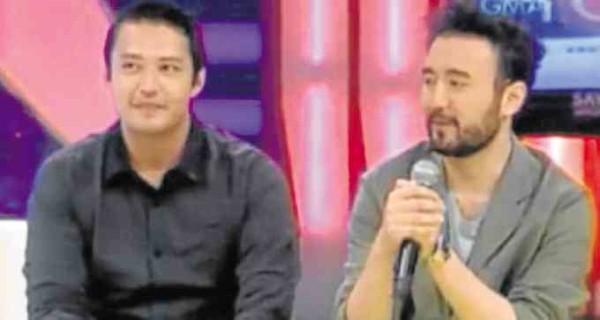 Mark Anthony (left) and Rap Fernandez appeared in the GMA 7 talk show, “H.O.T. TV,”  in 2013. —SCREENGRAB