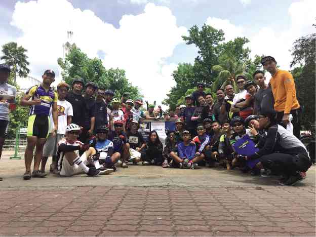 Almost a hundred bikers from the South Group showed support in Lucena.