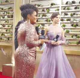 Fil-Am best actress nominee Hailee Steinfeld (right) being interviewed by Yvette Nicole Brown