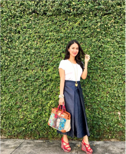 Heart Evangelista's custom painted Hermes bag. Such beauty and talented  actress she is!