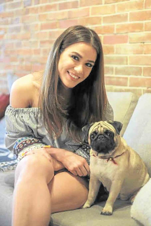 The actress with her beloved pug Unna