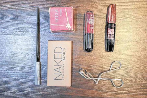 Her foolproof tools to achieve the “no-makeup look”