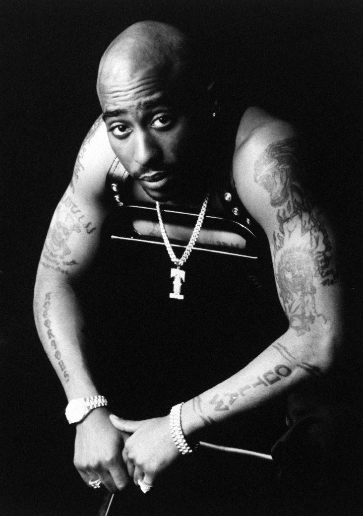 Police seized laptops and a memoir from home of a witness to Tupac Shakur's 1996 killing
