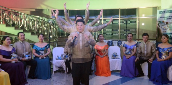 GOING FULL CIRCLE  The Madz perform at the Inquirer office in Makati City but reach out to the world.—ARNOLD ALMACEN