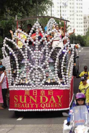 “Sunday Beauty Queen” float