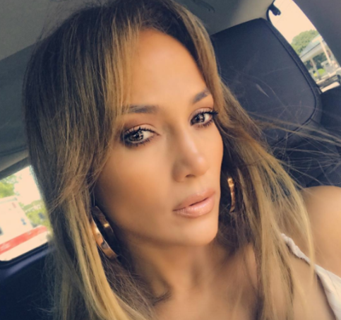 Jennifer Lopez shows how to respect gender neutrality in sweet ...