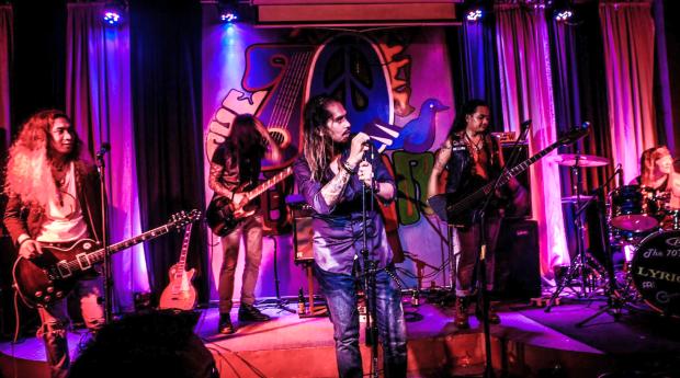 Switchblade Manila onstage at 70s Bistro