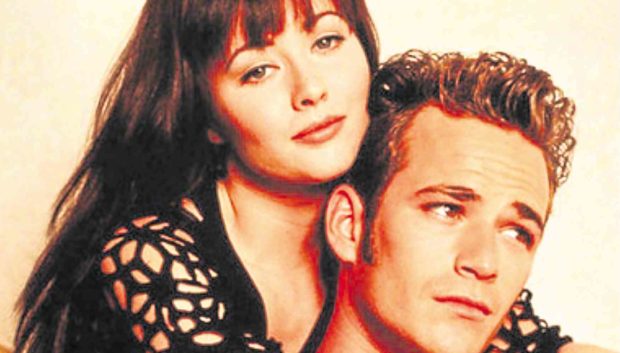 Shannen Doherty (left) and Luke Perry in “Beverly Hills, 90210”