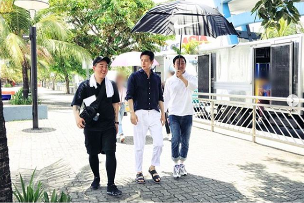 LOOK: Korean actor Park Hae-jin spotted in Intramuros