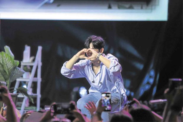 Jung Hae-in finds his shrieking PH fans ‘a little bit on the shy side’
