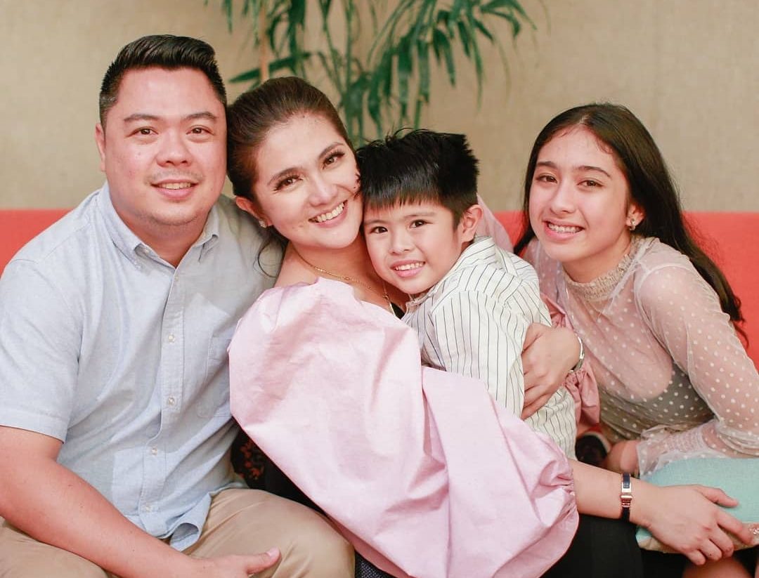 Dimples Romana (second from left) with husband Boyet and kids