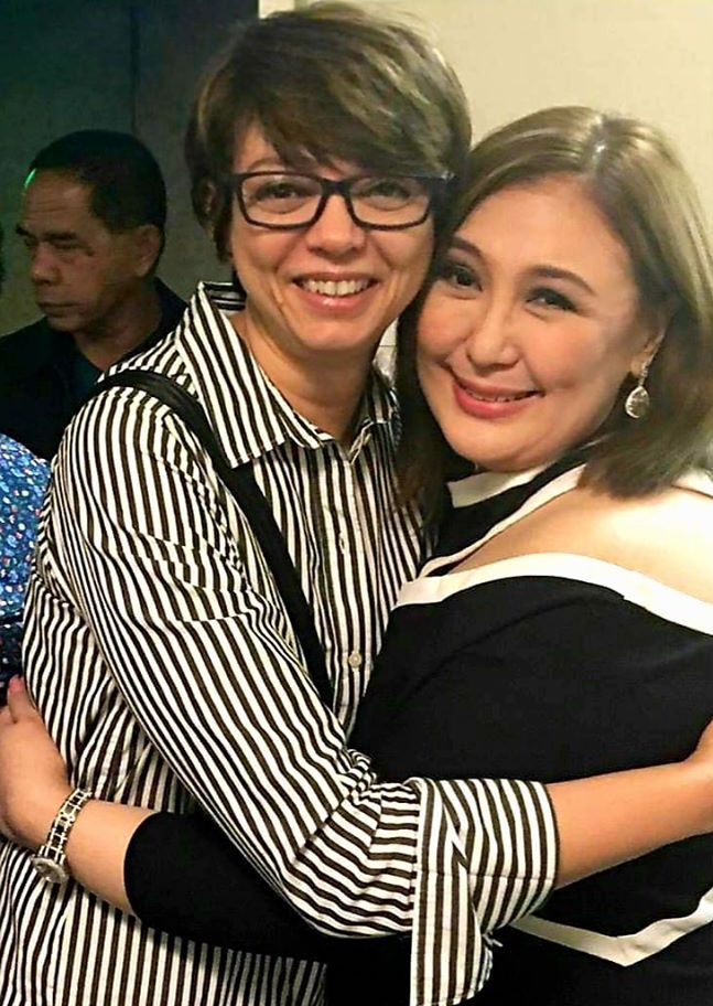 Sharon Sings At Odette's Concert Despite Fracture | Inquirer Entertainment