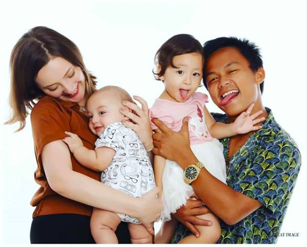 Buboy Villar and Angillyn Gorens with their children, Vlanz Karollyn and George Michael. Image: Instagram/@buboyvillar