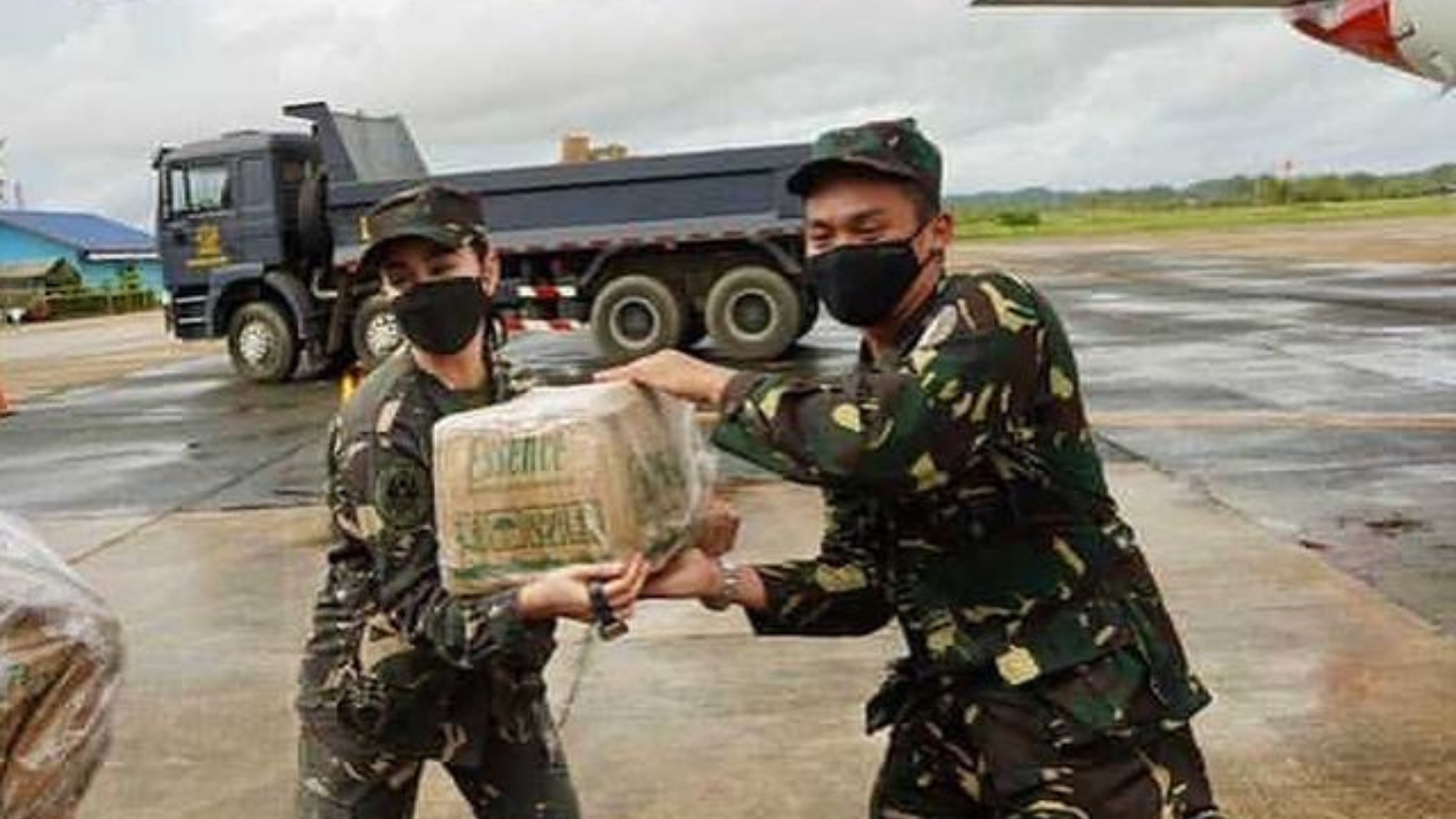 LOOK Arci Mu oz Helps PH Air Force Distribute Relief Goods In Catanduanes Inquirer Entertainment