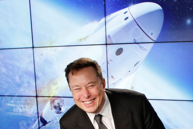paceX founder and chief engineer Elon Musk reacts at a post-launch news conference to discuss the SpaceX Crew Dragon astronaut capsule in-flight abort test at the Kennedy Space Center in Cape Canaveral, Florida, U.S. January 19, 2020. REUTERS/Joe Skipper/File Photo